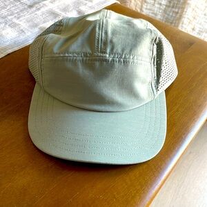 NWT ALLBIRDS Natural Running Cap in Hazy pine color